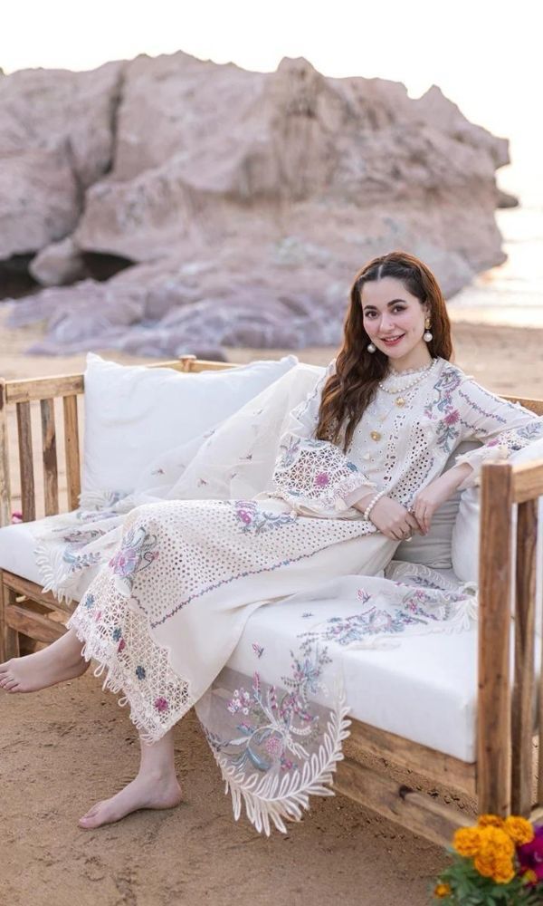 Qalamkar 2033 – Elegant Embroidered Lawn