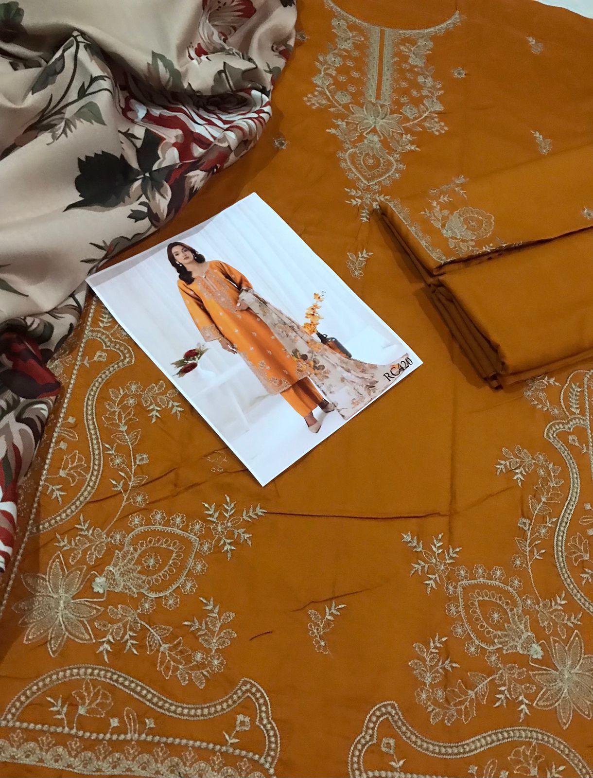 MOHAGNI Premium Dhanak – Embroidered 3-Piece with Digital Wool Shawl