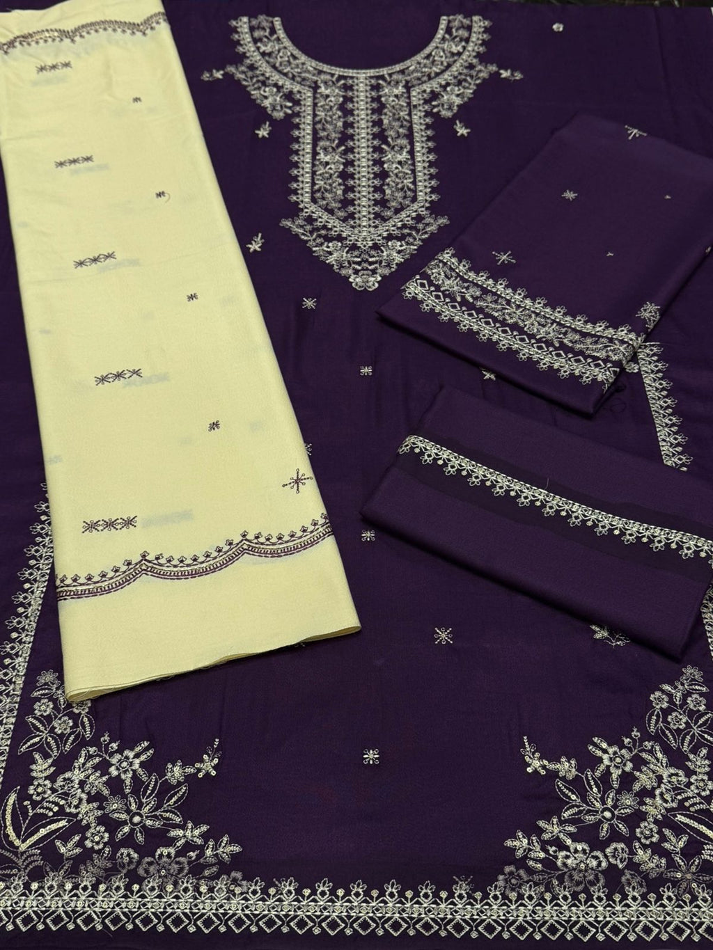 Dhanak Hit Codes – Full Heavy Embroidered 3-Piece Suit