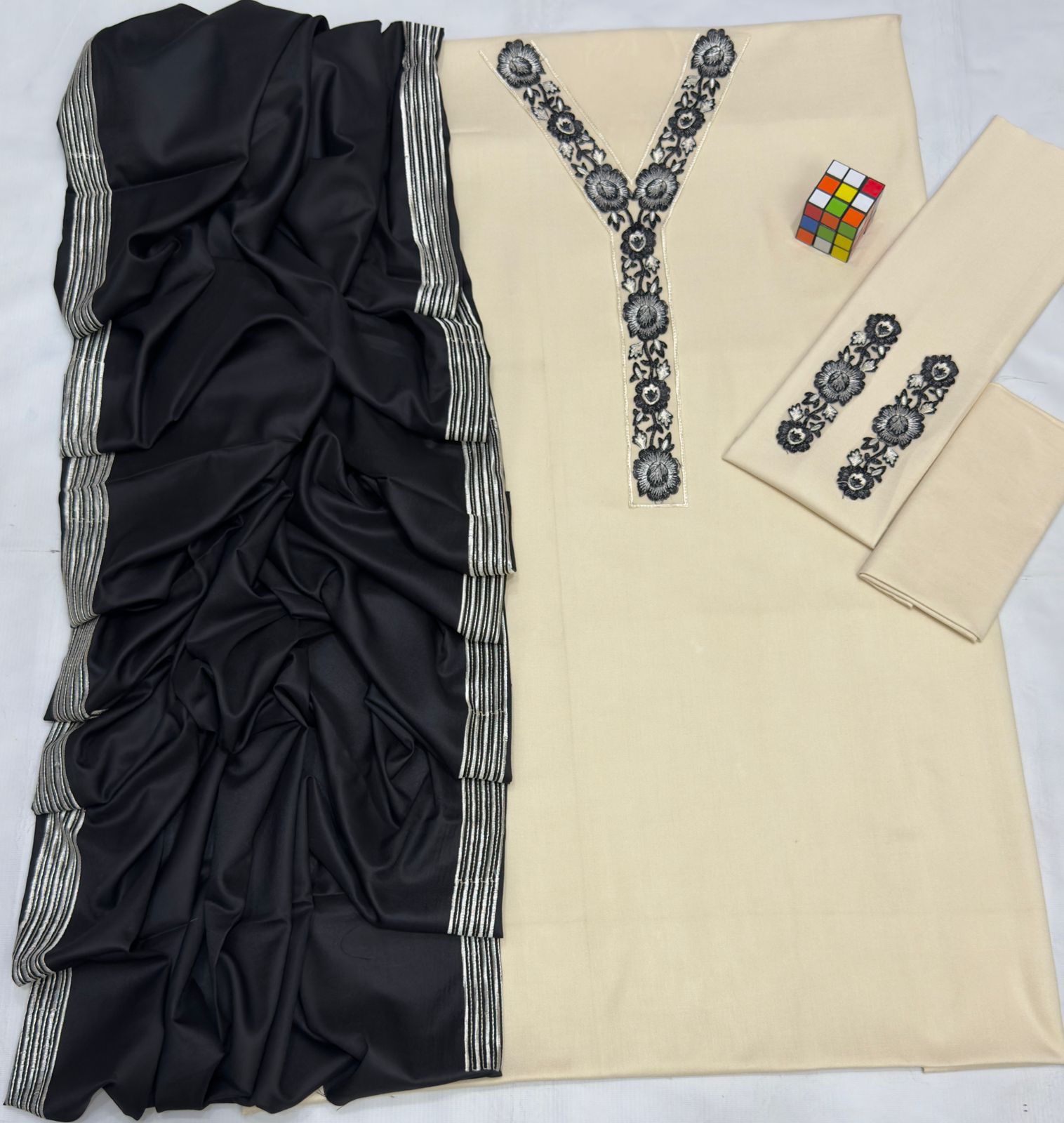 Dhanak Hit Codes – Embroidered Neck & Shawl 3-Piece Suit