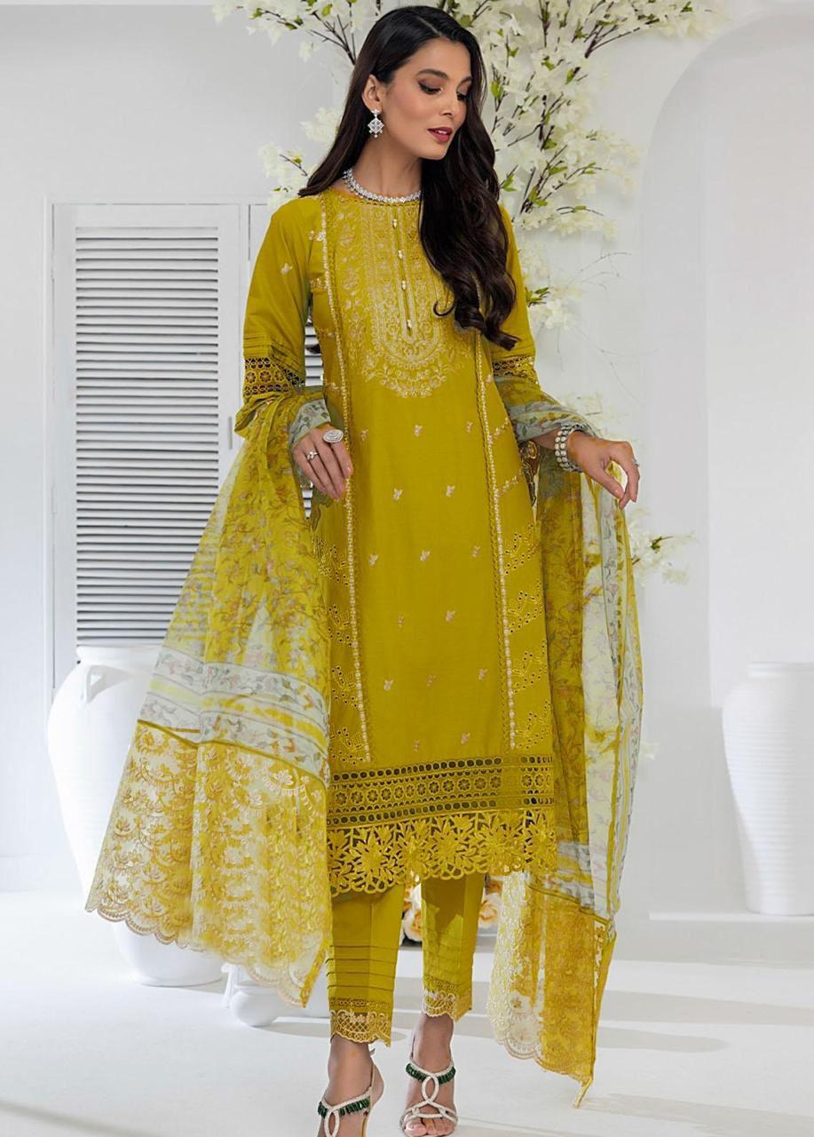 Maria B Dhanak Heavy Embroidered Winter Suit with Digital Wool Shawl – 2025