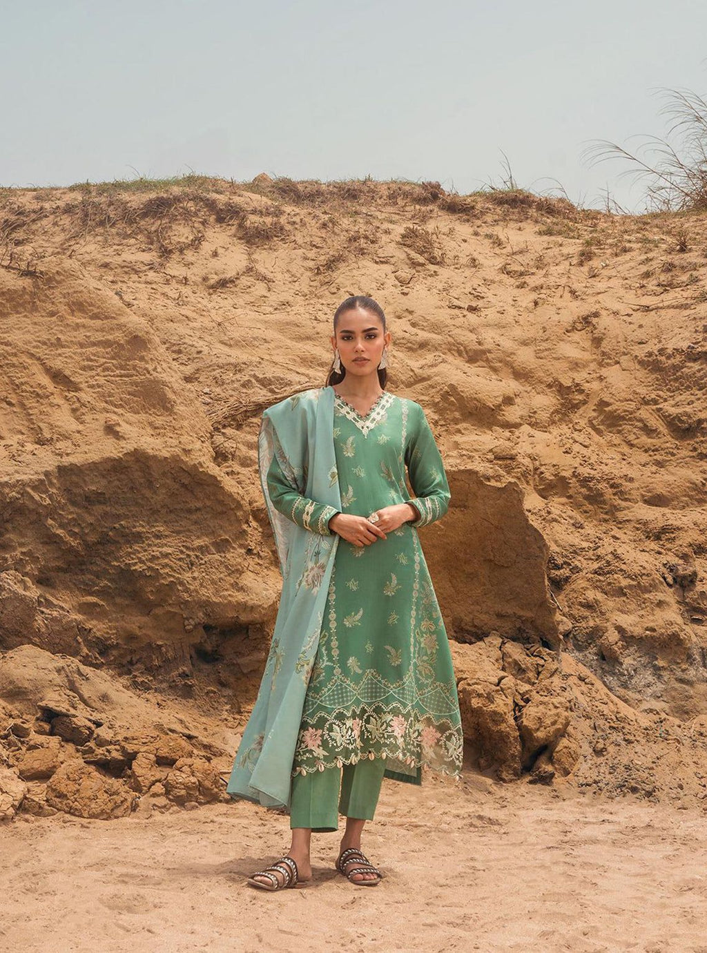 CROSSSTITCH AZ-6074 Dhanak 3PC Wedding Winter Suit with Wool Shawl