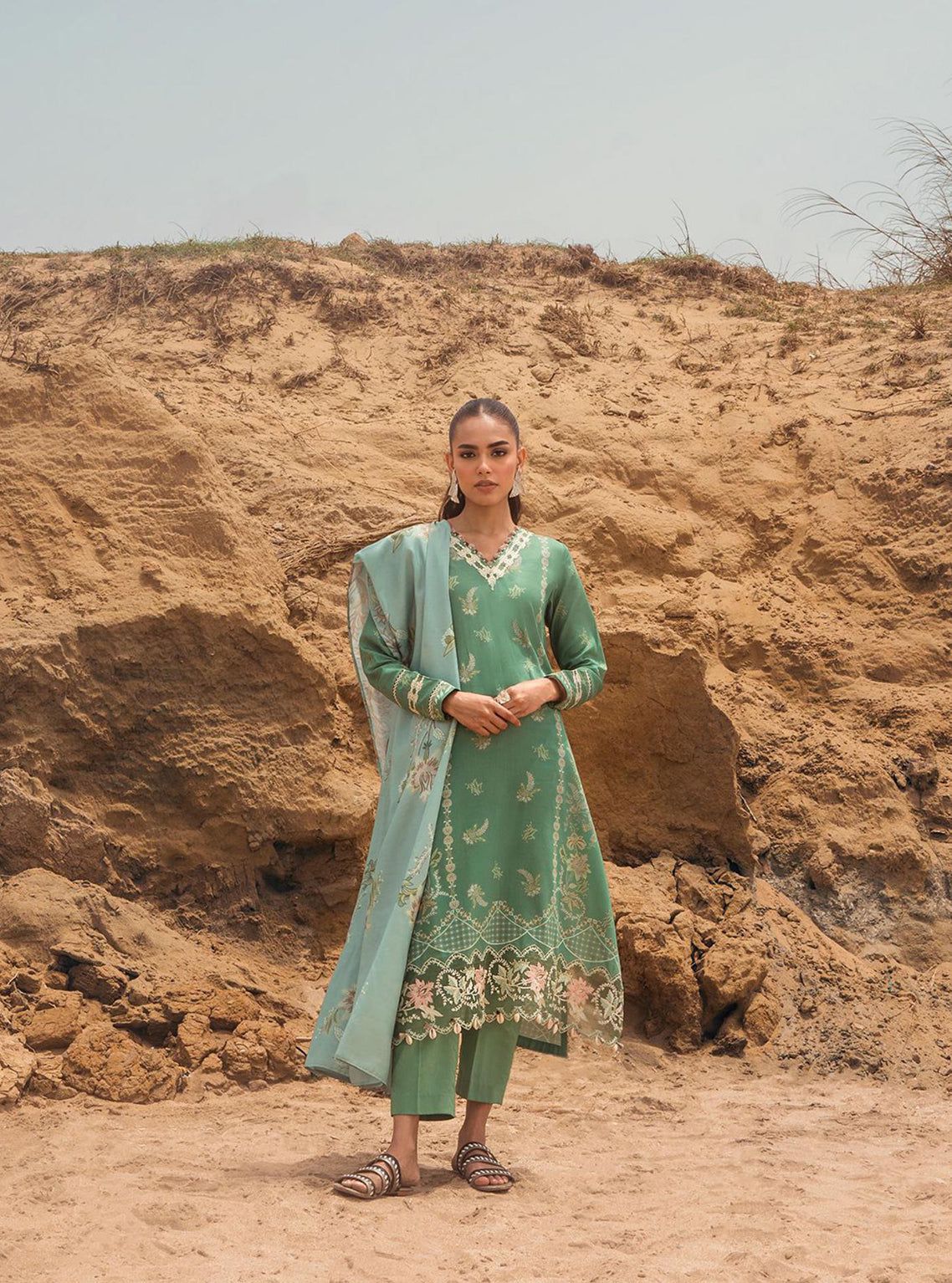 CROSSSTITCH AZ-6074 Dhanak 3PC Wedding Winter Suit with Wool Shawl