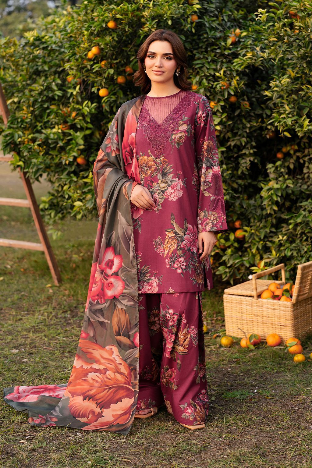 Iznik – Printed Lawn 3PC with Voil Dupatta & Organza Patches