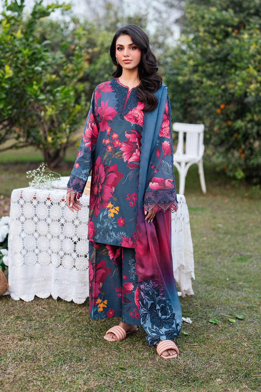 Iznik – Printed Lawn 3PC with Voil Dupatta & Organza Patches