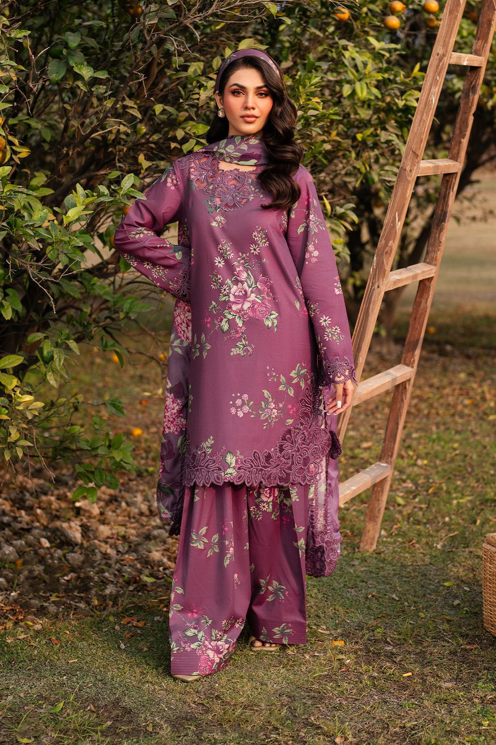 Iznik – Printed Lawn 3PC with Voil Dupatta & Organza Patches